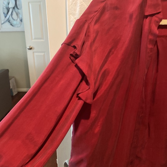 Express button down blouse - Picture 2 of 4